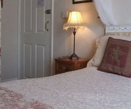 Hotel Airedale 3*