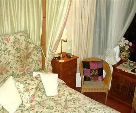 Hotel Airedale 3*
