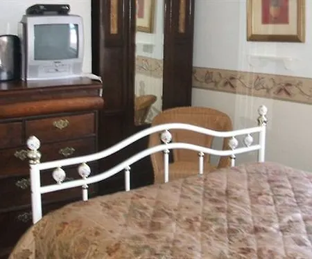 Hotel Airedale 3*
