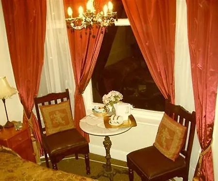 Hotel Airedale 3*